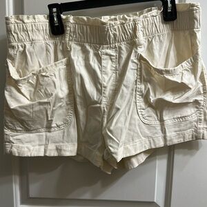 American Eagle Outfitters Cream Cargo Shorts with Paperbag Waist